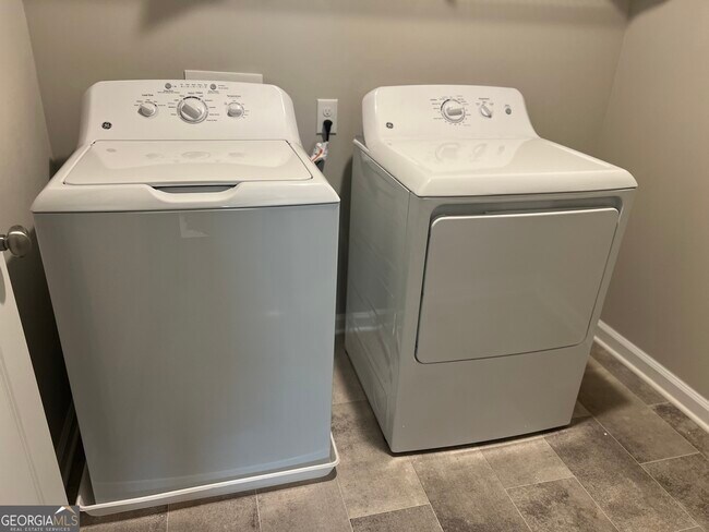 Building Photo - 43 Cobalt Ln