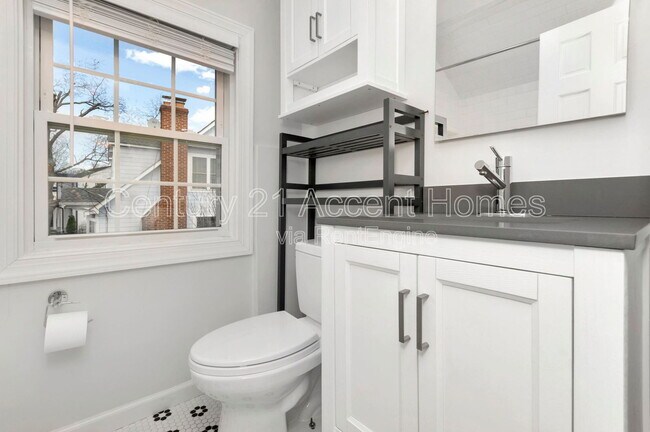 Building Photo - 5026 23rd St S