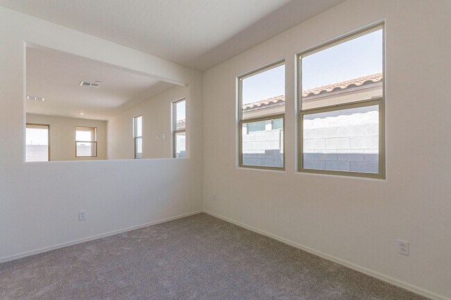 Building Photo - Modern 3-Bed + Den Home in Ventana De Estrellas