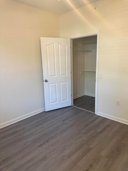 Building Photo - 9901 Baywinds Blvd