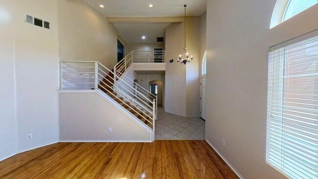 Building Photo - 2226 Willowbrook Ln