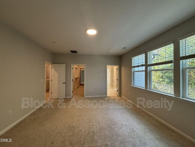 Building Photo - 2105 Goudy Dr