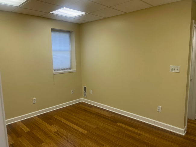 Building Photo - 1718 Linden Ave