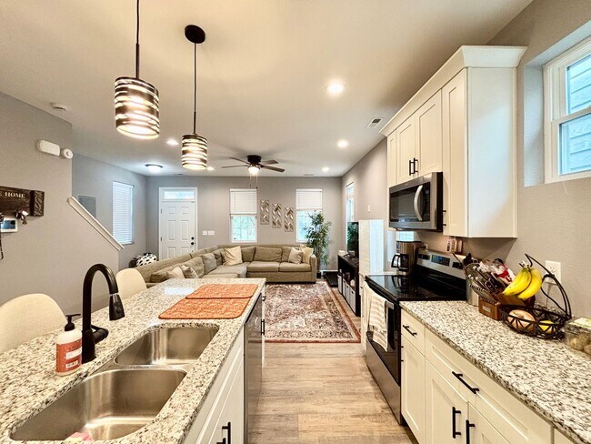 Building Photo - Gorgeous New Construction Home in Norfolk