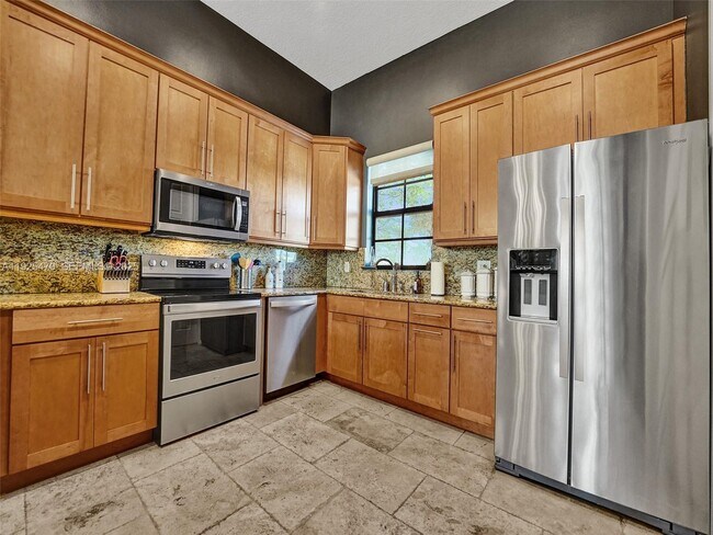 Building Photo - 2356 Wilton Dr