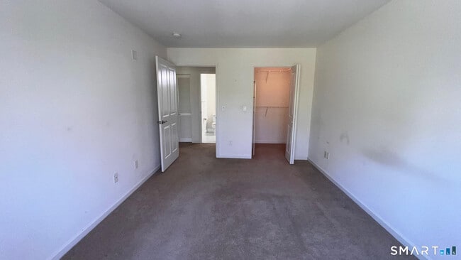 Building Photo - 26 School House Dr