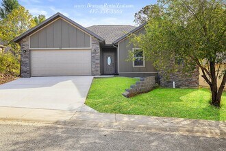 Building Photo - Great Location available again!!!