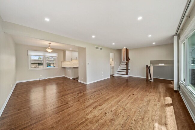 Building Photo - 1502 Carrol Ct