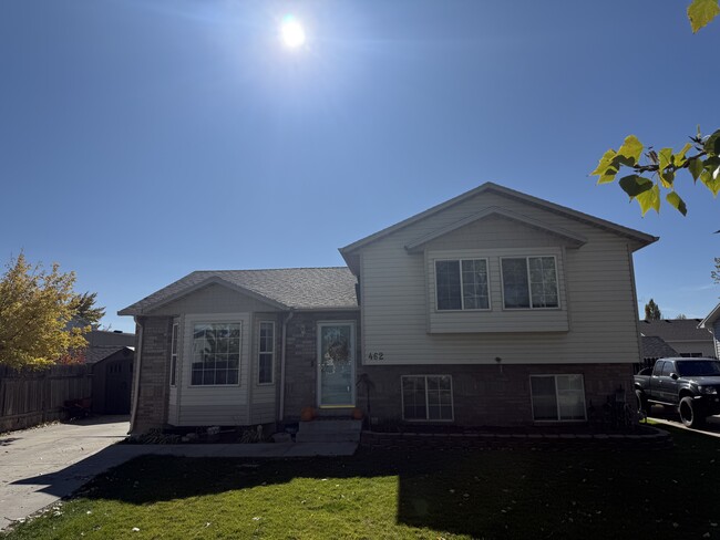 Building Photo - 462 W 660 S