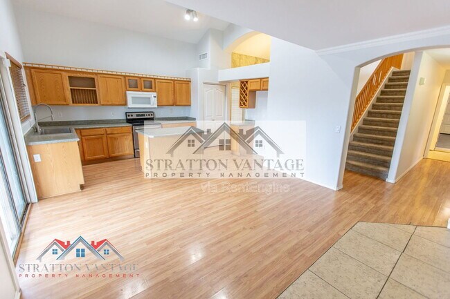 Building Photo - 2805 S Abbey Cir