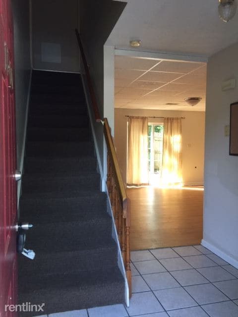 Building Photo - 2 br, 1.5 bath Townhome - 1134 Northwood Loop