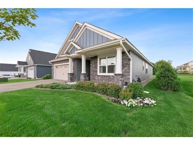 Primary Photo - 9337 Bridle Way