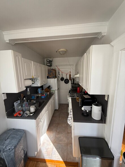 Building Photo - 51 Park Dr