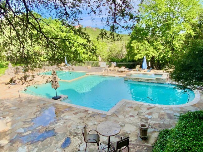 Building Photo - 6000 Shepherd Mountain Cove