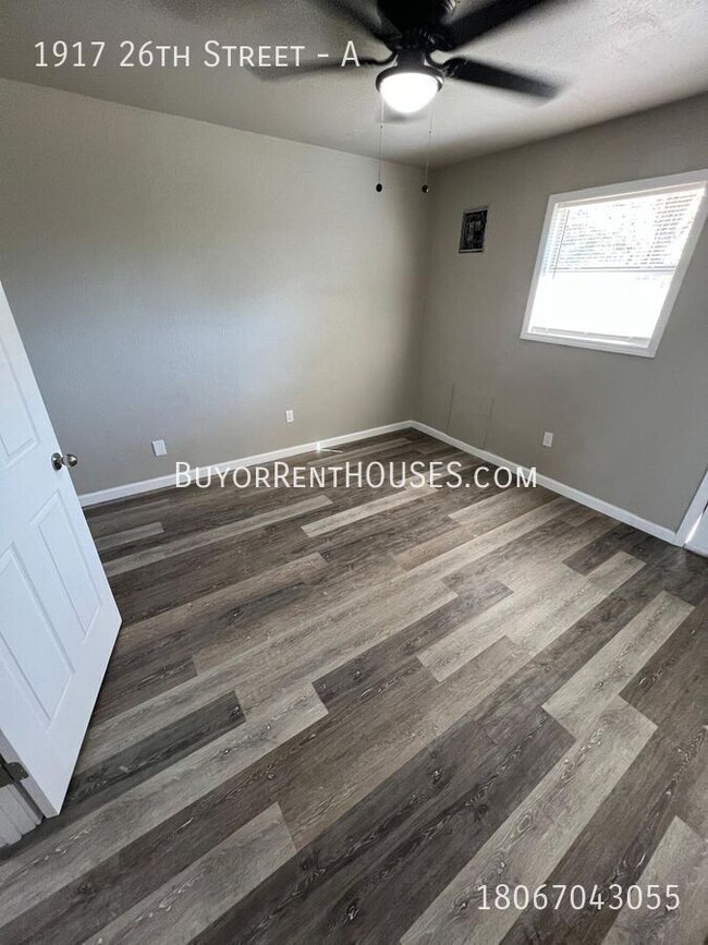 Building Photo - $499 Move-In Special (+ admin fee) + $0 De...