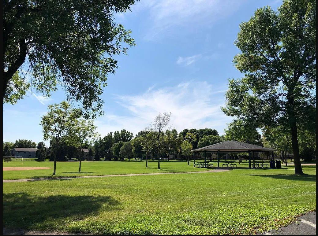 Building Photo - 880 Pontiac Ln