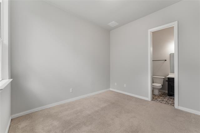 Building Photo - 1565 Amesbury Way
