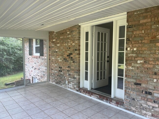 Building Photo - Beautiful one level home in JC!