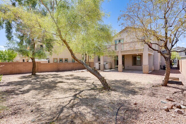 Building Photo - FANTASTIC 3 BEDROOM 2.5 BATH IN NORTH LAS ...