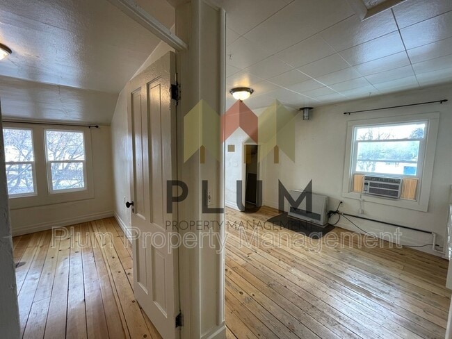 Building Photo - Lease Pending | 807 Bulwer Street