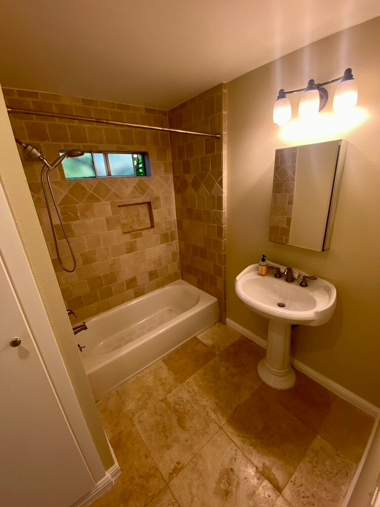 Building Photo - 11647 Ayres Ave