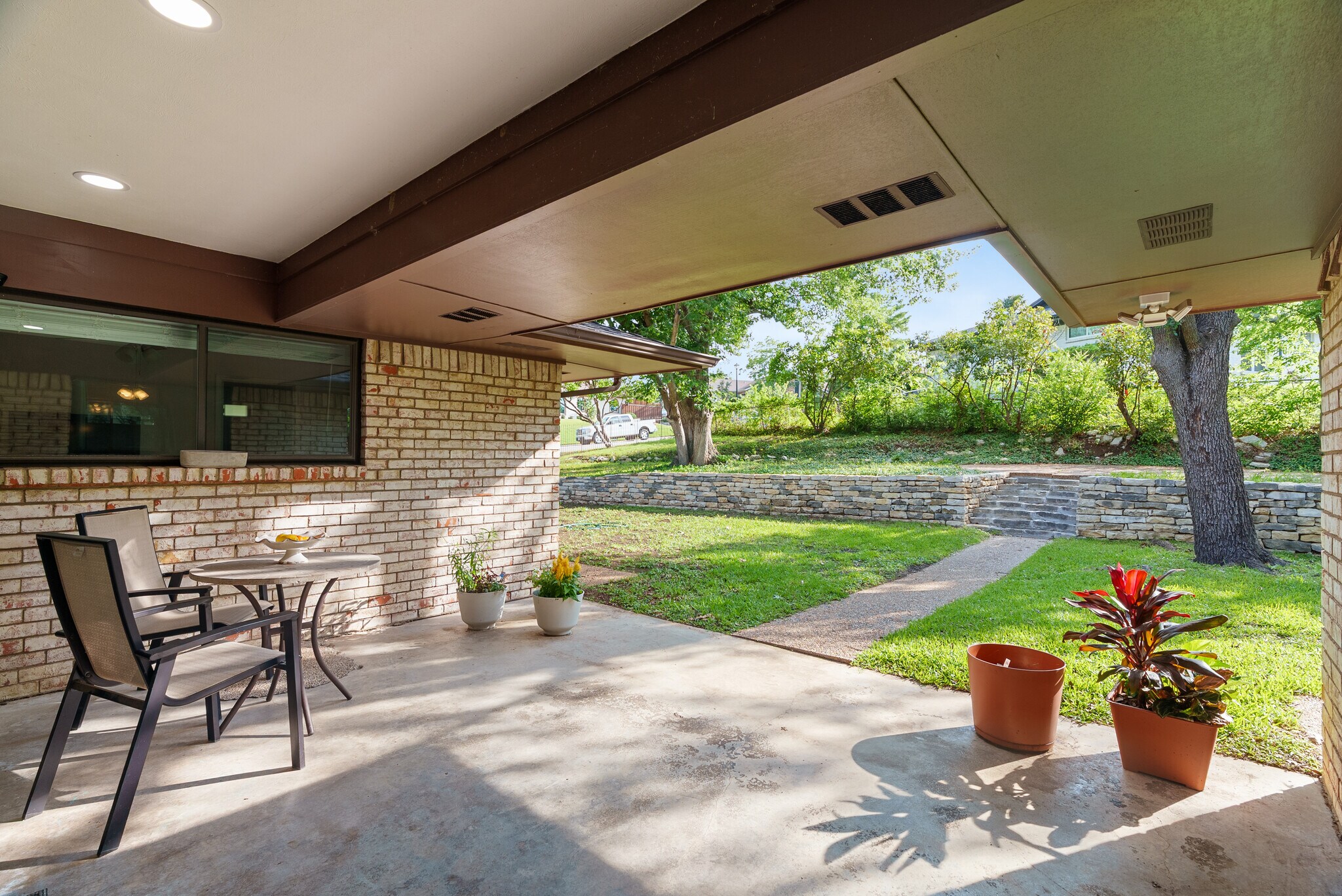 Building Photo - 412 E Northgate Dr