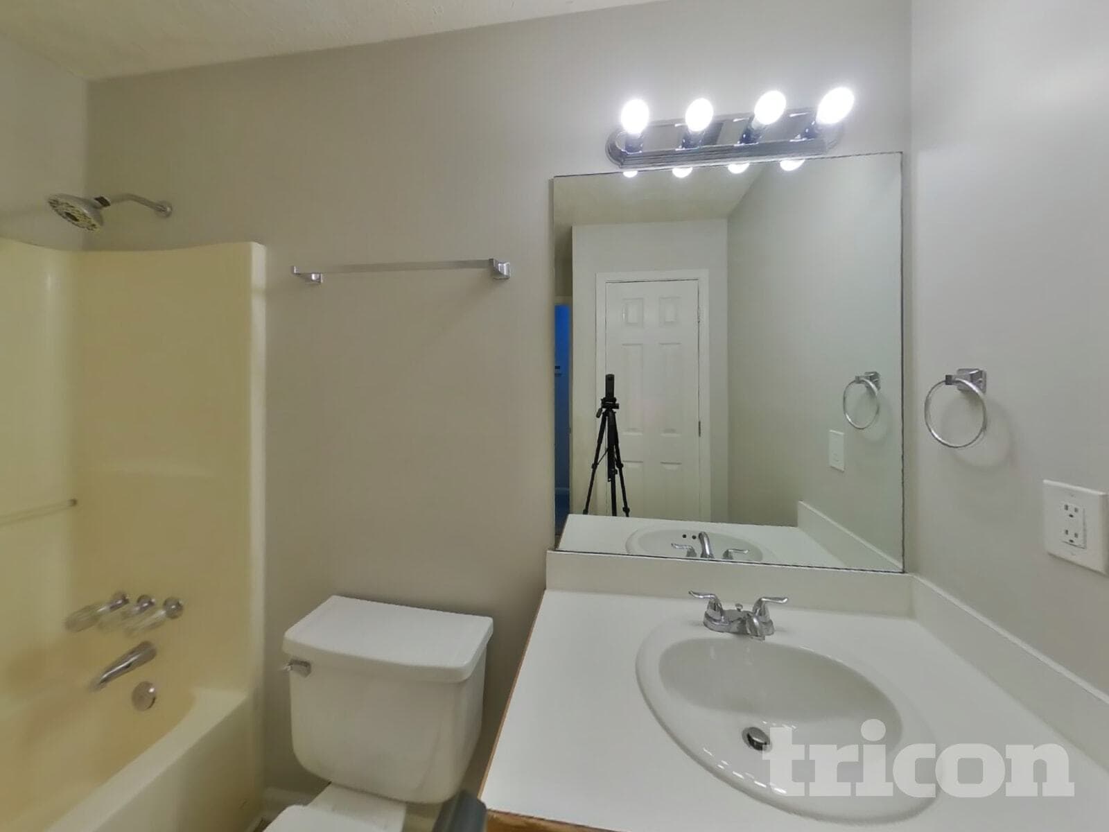 Building Photo - 3935 Piper Glen Dr NE