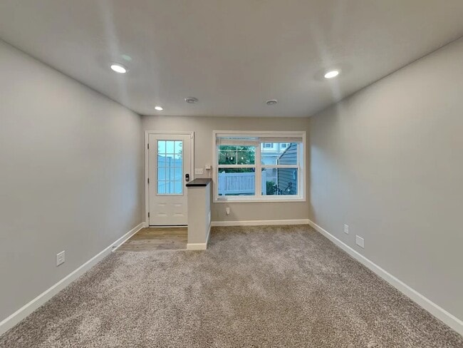 Building Photo - 1263 142nd St E