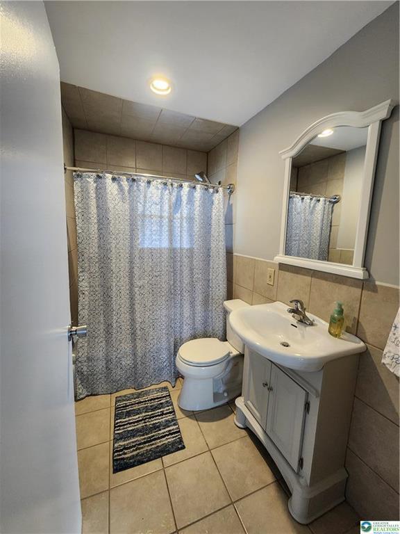 Building Photo - 1631 North Blvd