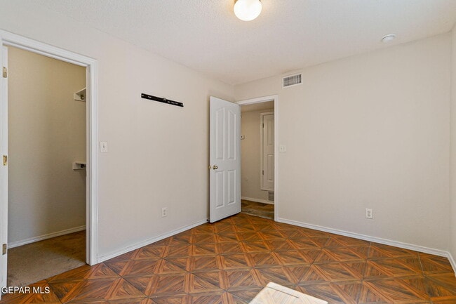 Building Photo - 12720 Tierra Mina Dr