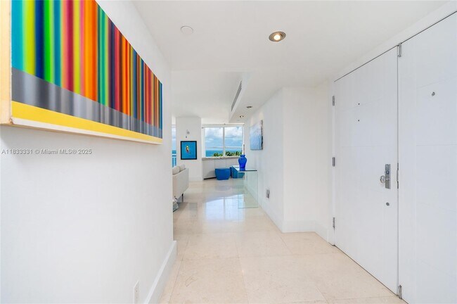 Building Photo - 613 Ocean Dr