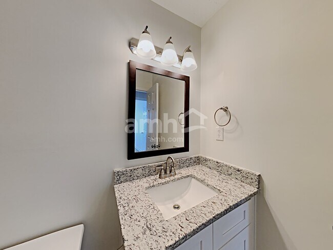 Building Photo - 360 Telford Dr