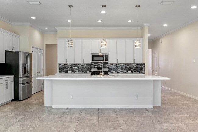 Building Photo - 4 bedroom in Apopka available now!