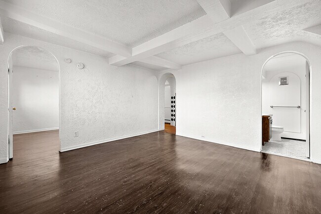 Primary Photo - 26324 Harper Ave