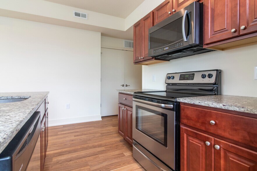 Building Photo - 1901 N 7th St