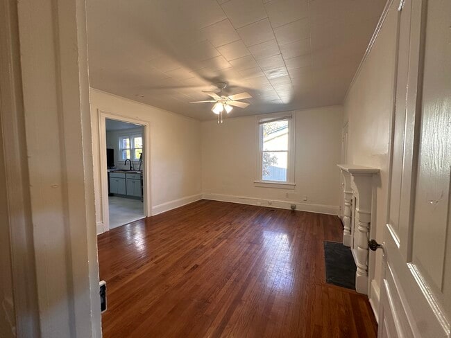 Building Photo - 805 N Buchanan Blvd