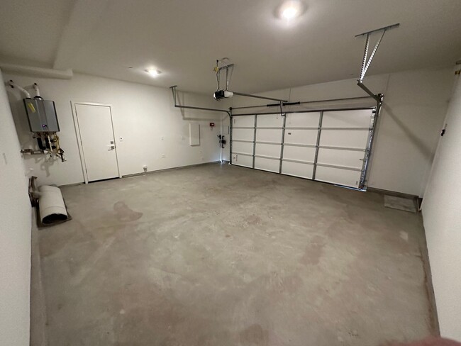 Building Photo - Beautiful 4 Bedroom / 3 Bath River Islands...