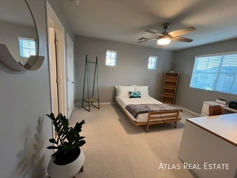 Building Photo - 3630 E Covey Ln