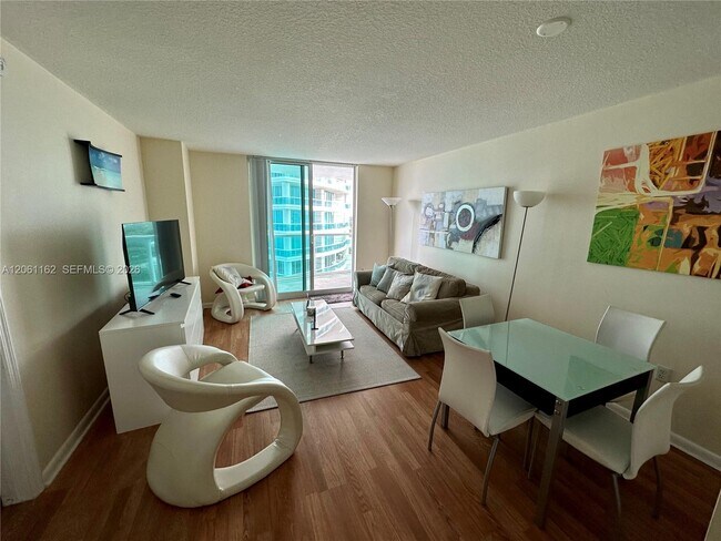 Building Photo - 2101 Brickell Ave