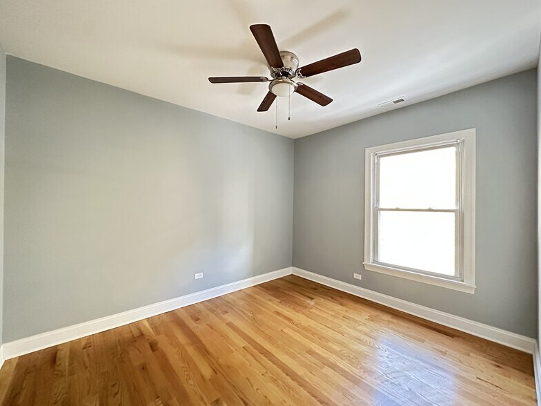 Building Photo - 1646 W Pratt Blvd