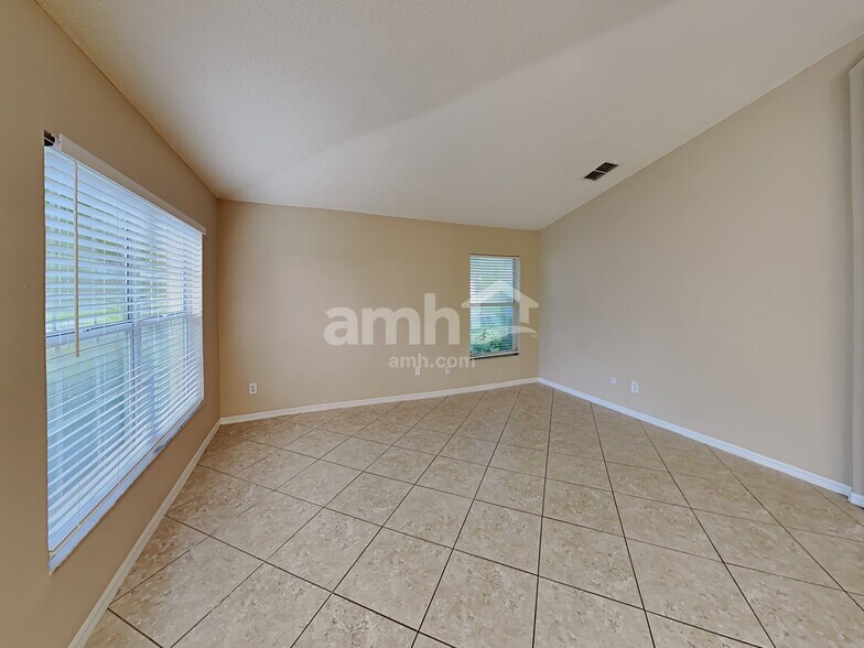 Building Photo - 28733 Midnight Star Loop