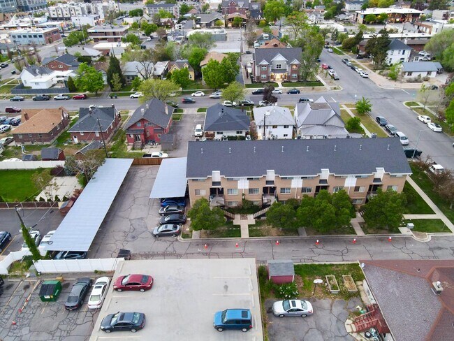 Building Photo - 136 E 400 N