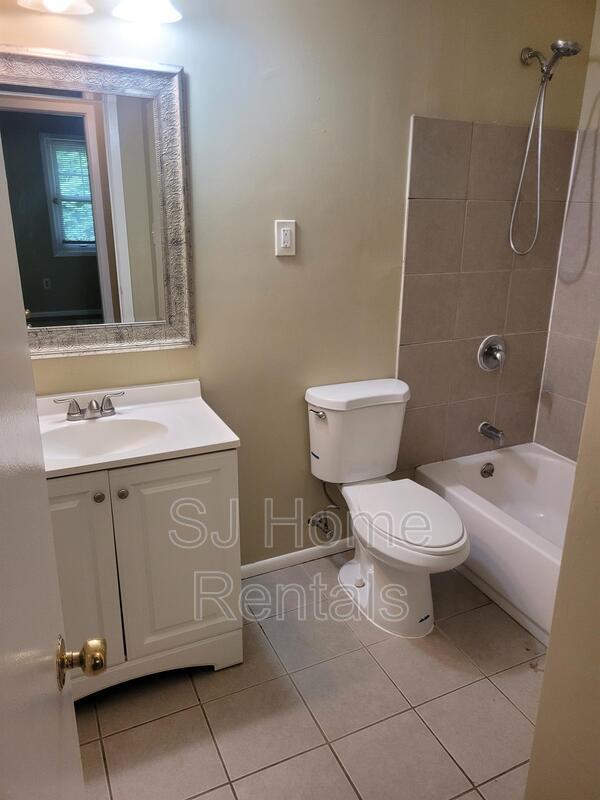 Building Photo - 47 Holstone Ln