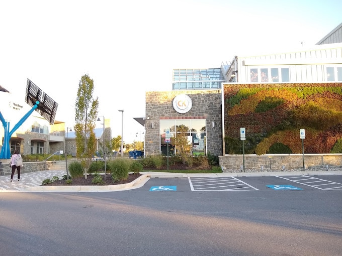 The Commons: restaurants, Farmer Market, etc - 5801 Clipper Ln