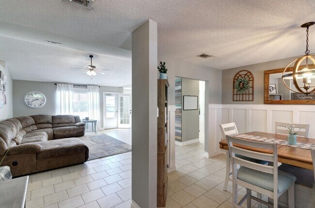 Building Photo - 8271 Branston Dr
