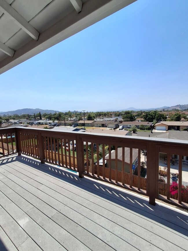 Building Photo - Amazing 4-Bedroom Home w/ Views!