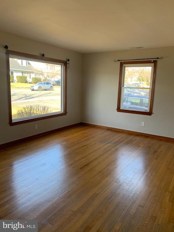 Building Photo - 110 Pershing Ave NW