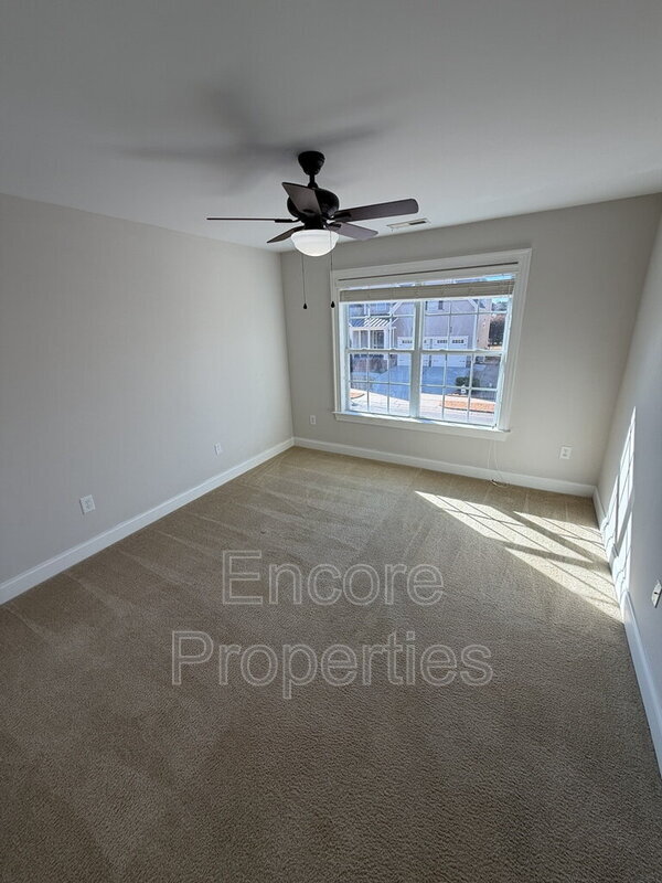 Building Photo - 410 Stranraer Ct