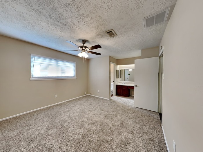 Building Photo - 2855 Pilgrims Point Dr