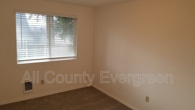 Building Photo - ***MOVE-IN SPECIAL***2250 I St NE